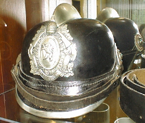 a helm in vitrine 2
